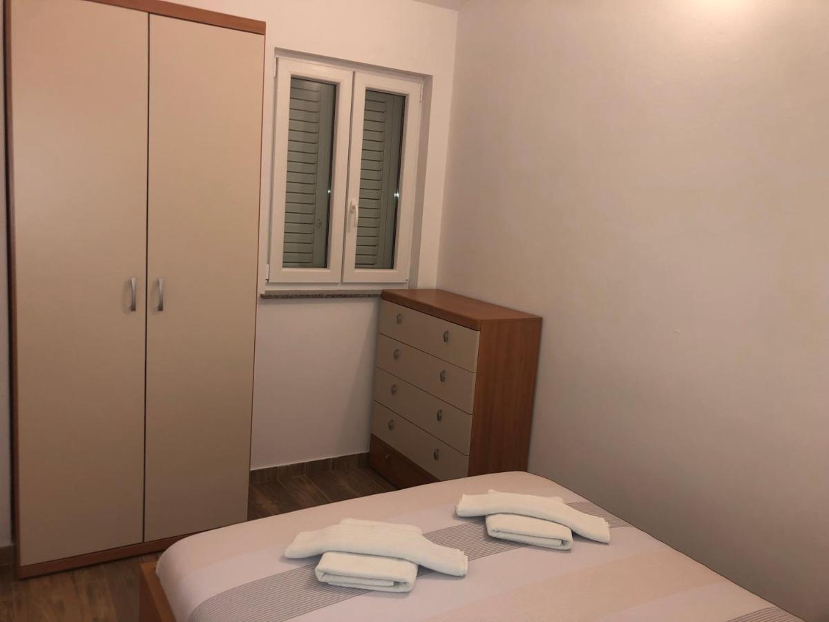 Apartmani Ivana Cres Eksteriør bilde