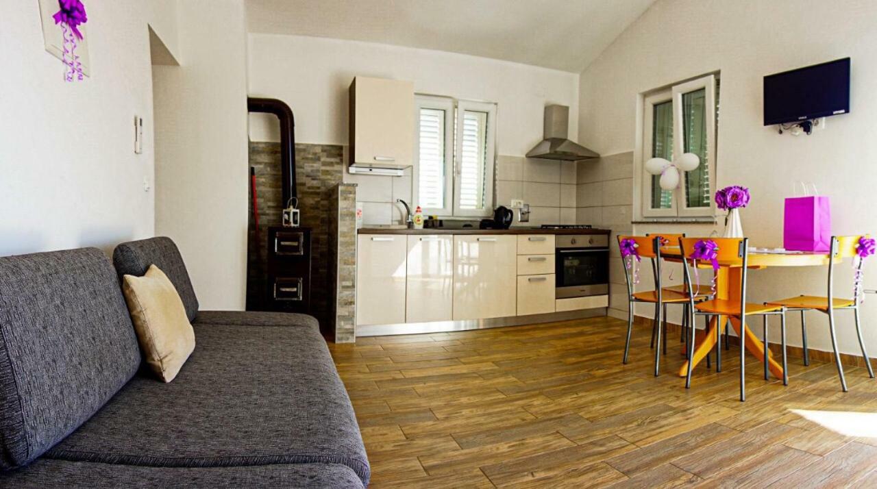 Apartmani Ivana Cres Eksteriør bilde